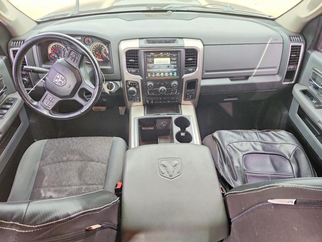 2015 RAM 1500 SLT photo 15