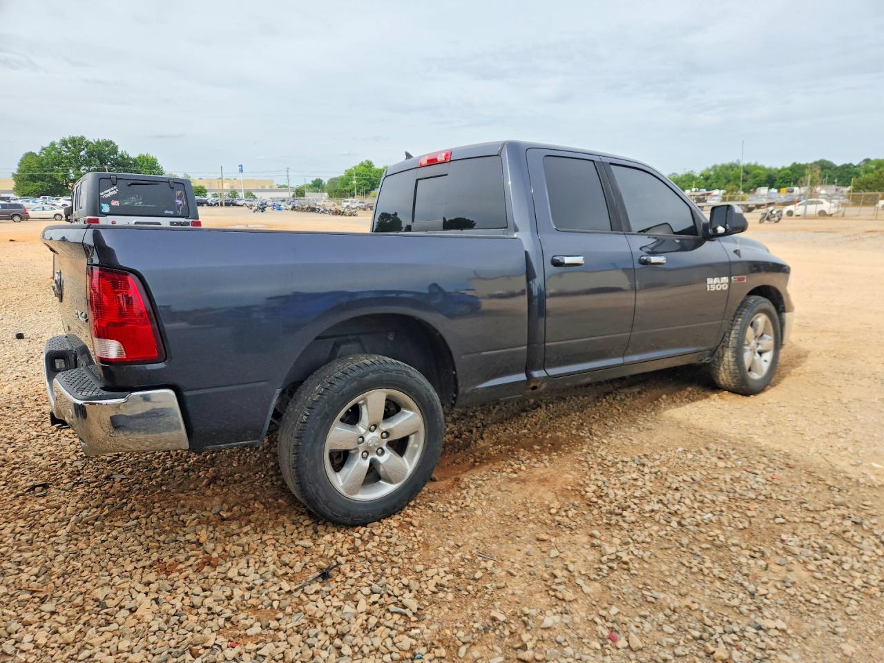 2015 RAM 1500 SLT photo 5