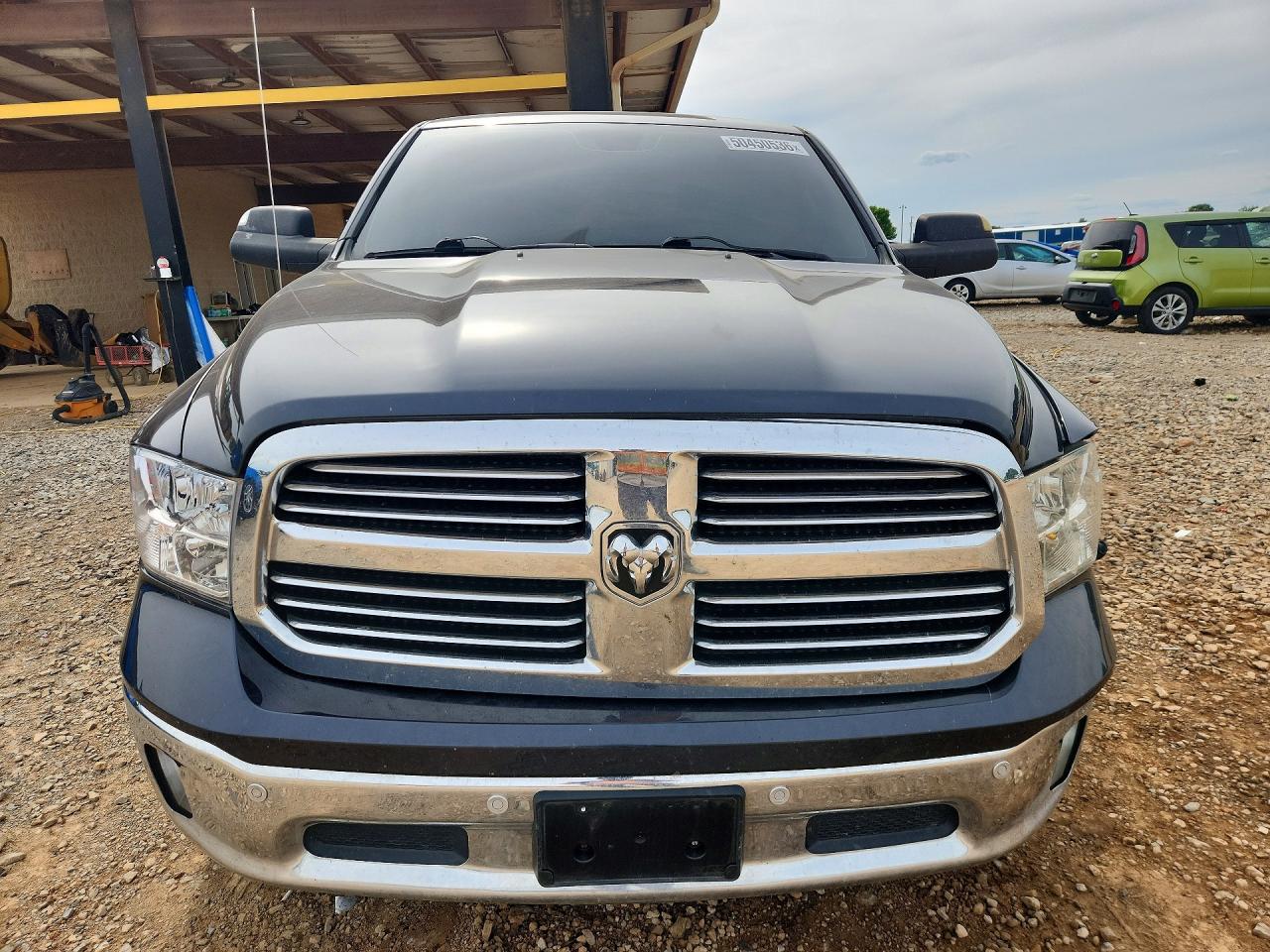 2015 RAM 1500 SLT photo 9