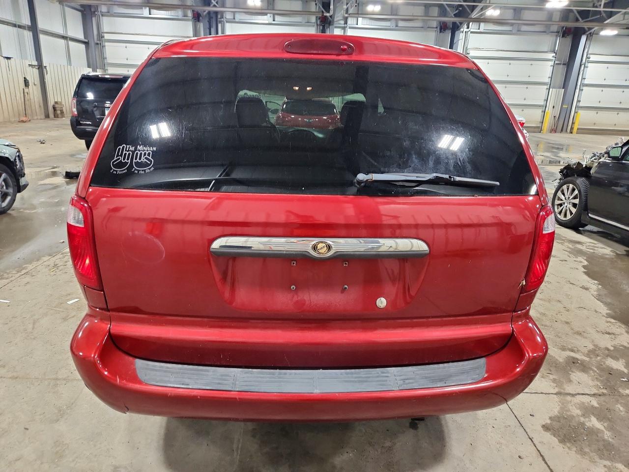 2007 CHRYSLER TOWN & COUNTRY LX photo 11
