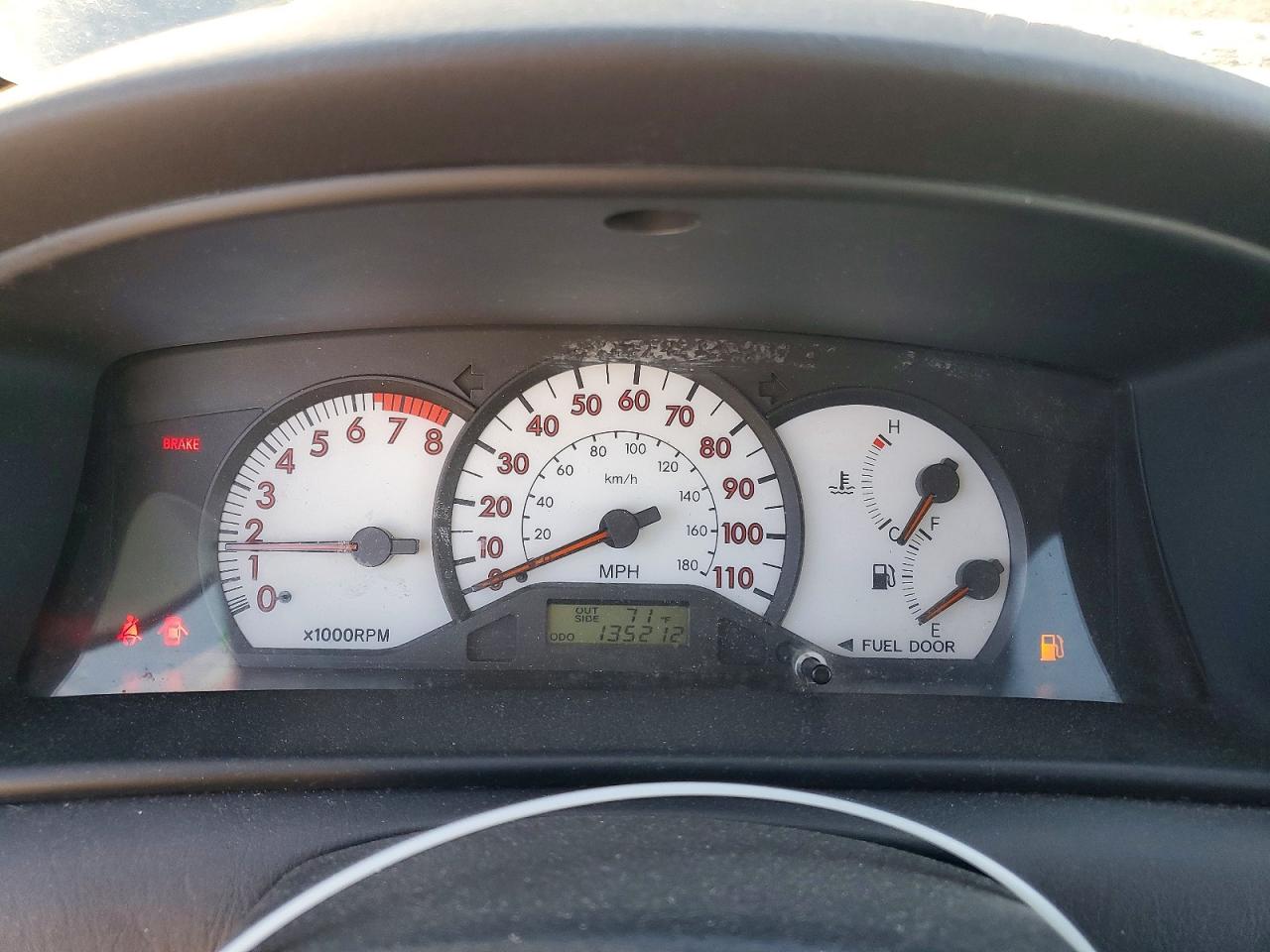 2004 TOYOTA COROLLA S photo 17