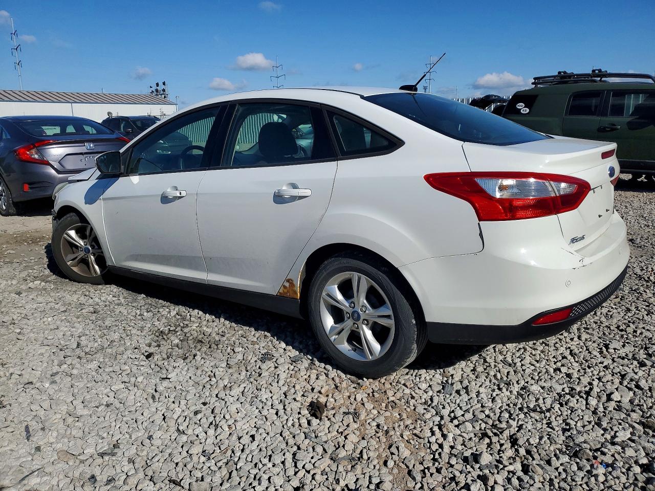 2013 FORD FOCUS SE photo 3