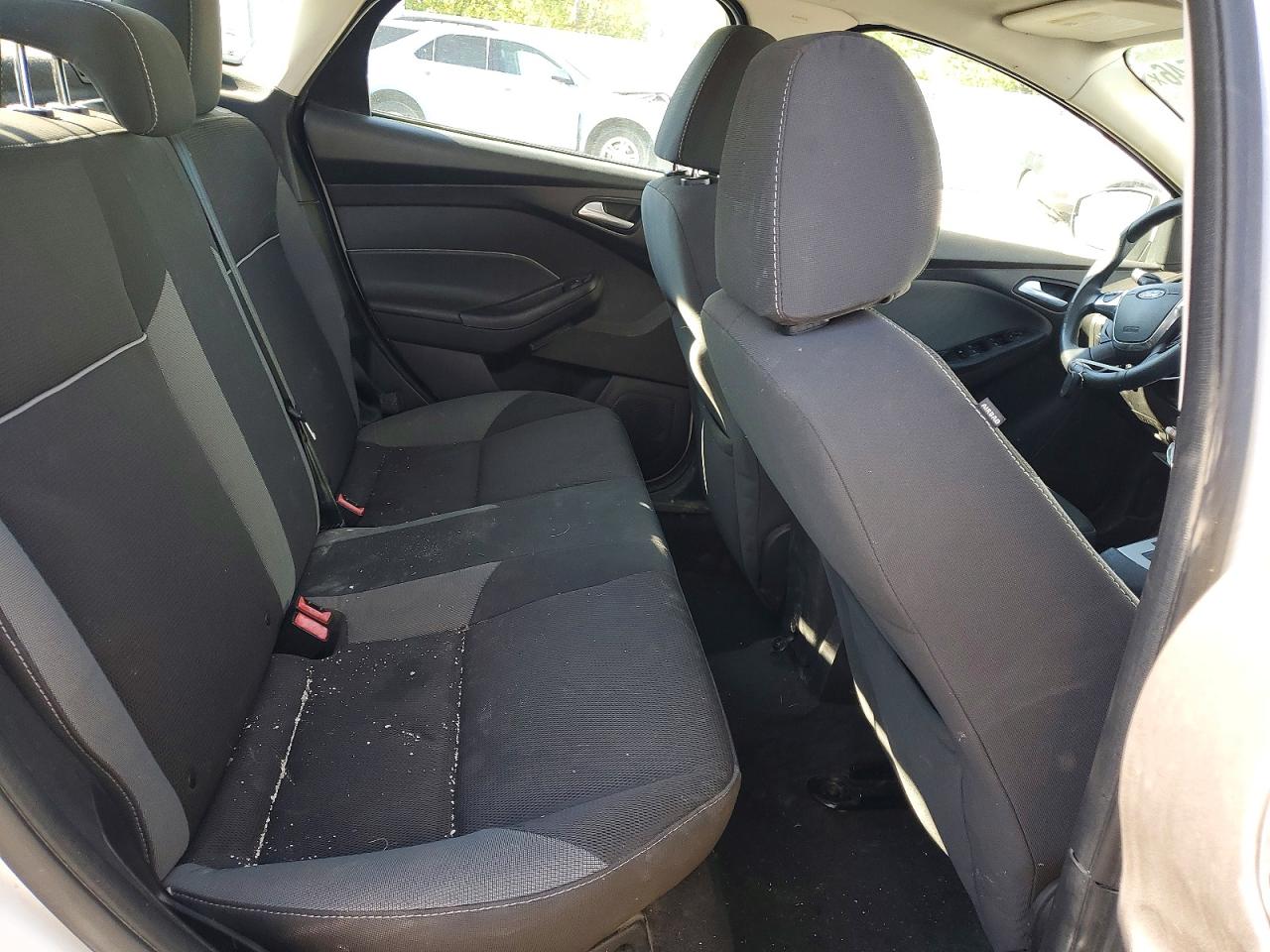 2013 FORD FOCUS SE photo 19