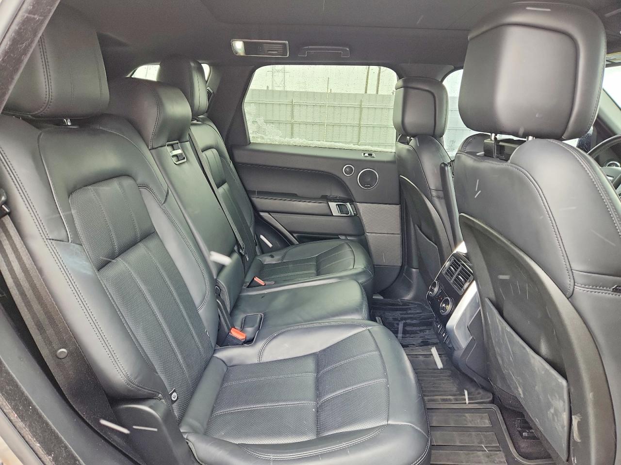 2019 LAND ROVER RANGE ROVER SPORT HSE photo 31