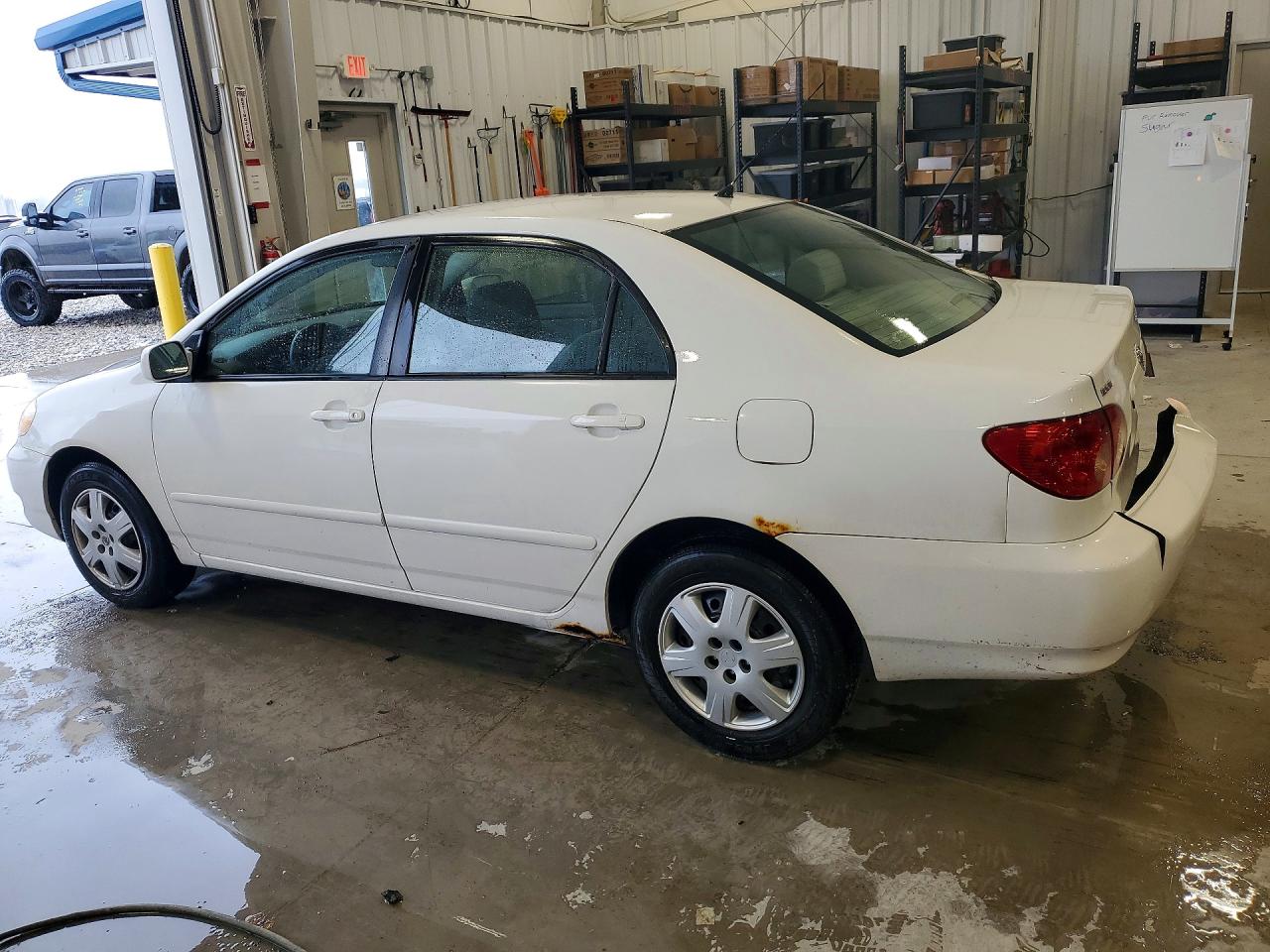 2007 TOYOTA COROLLA LE photo 2