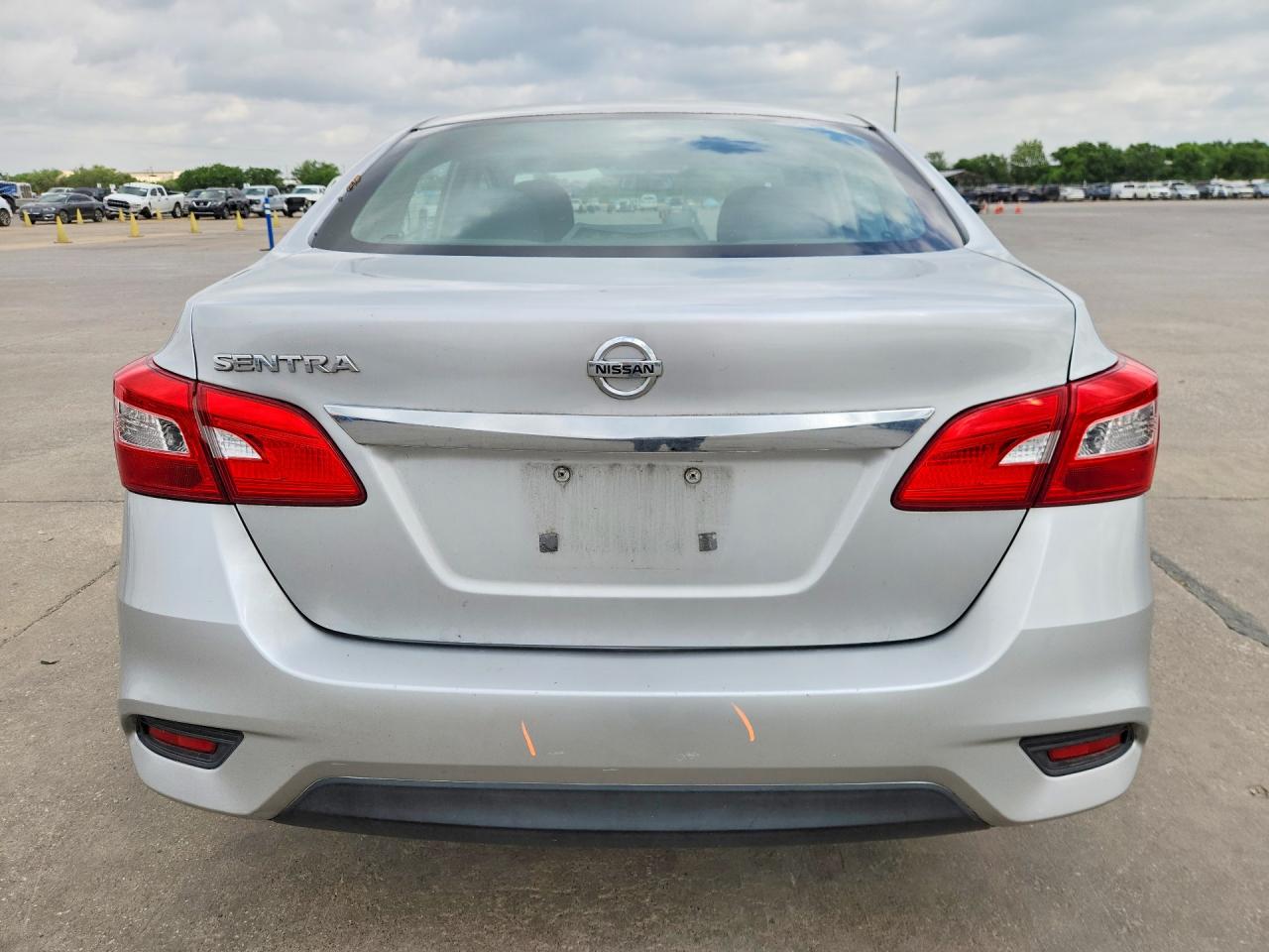 2016 NISSAN SENTRA S photo 6