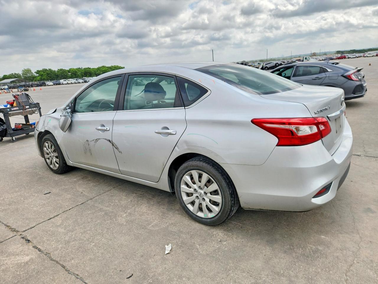 2016 NISSAN SENTRA S photo 2