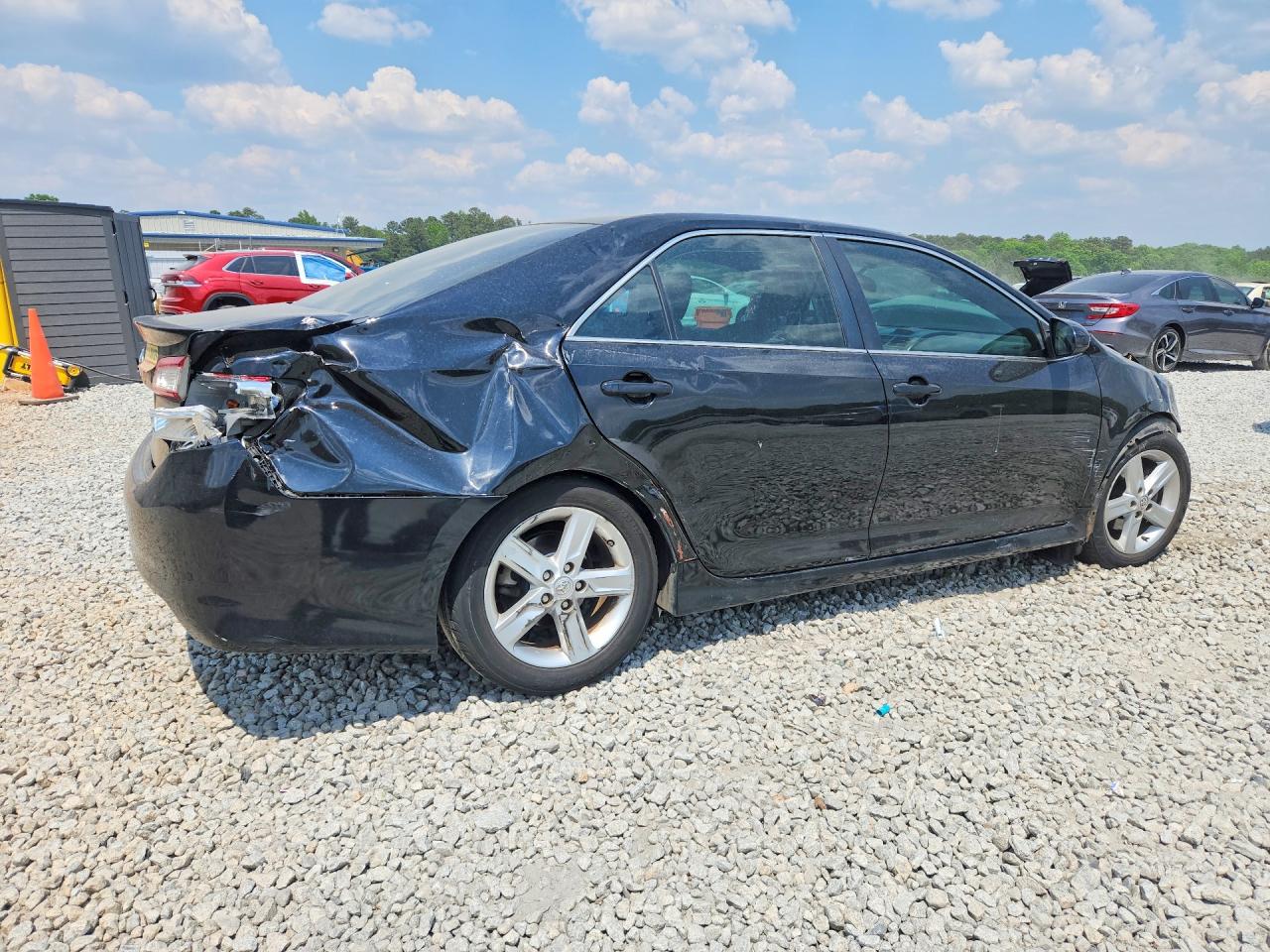2014 TOYOTA CAMRY SE photo 7
