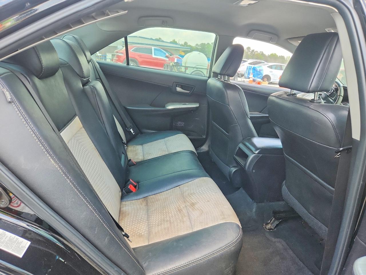 2014 TOYOTA CAMRY SE photo 28