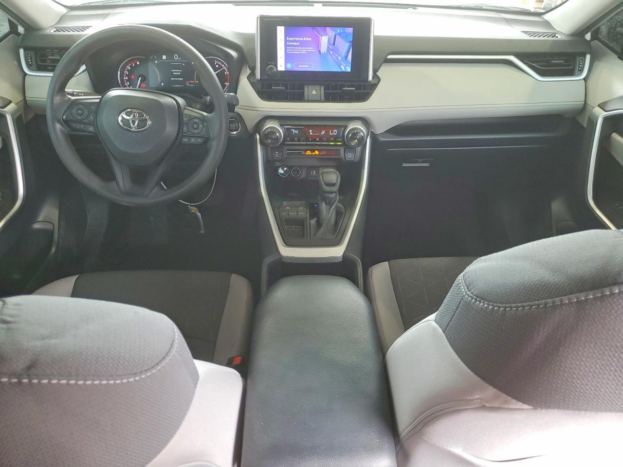 2024 TOYOTA RAV4 XLE photo 22
