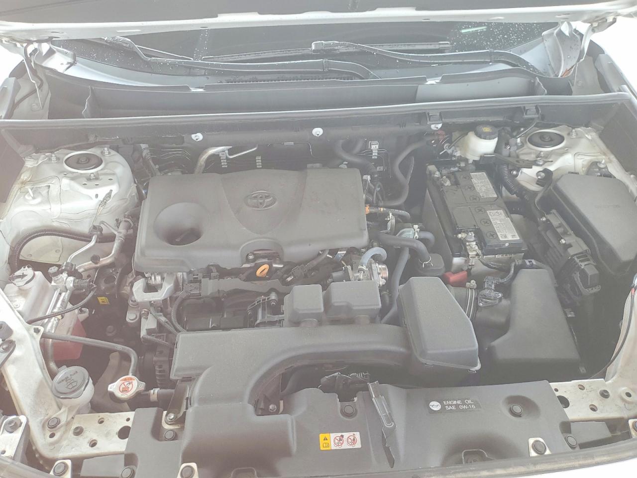 2024 TOYOTA RAV4 XLE photo 34