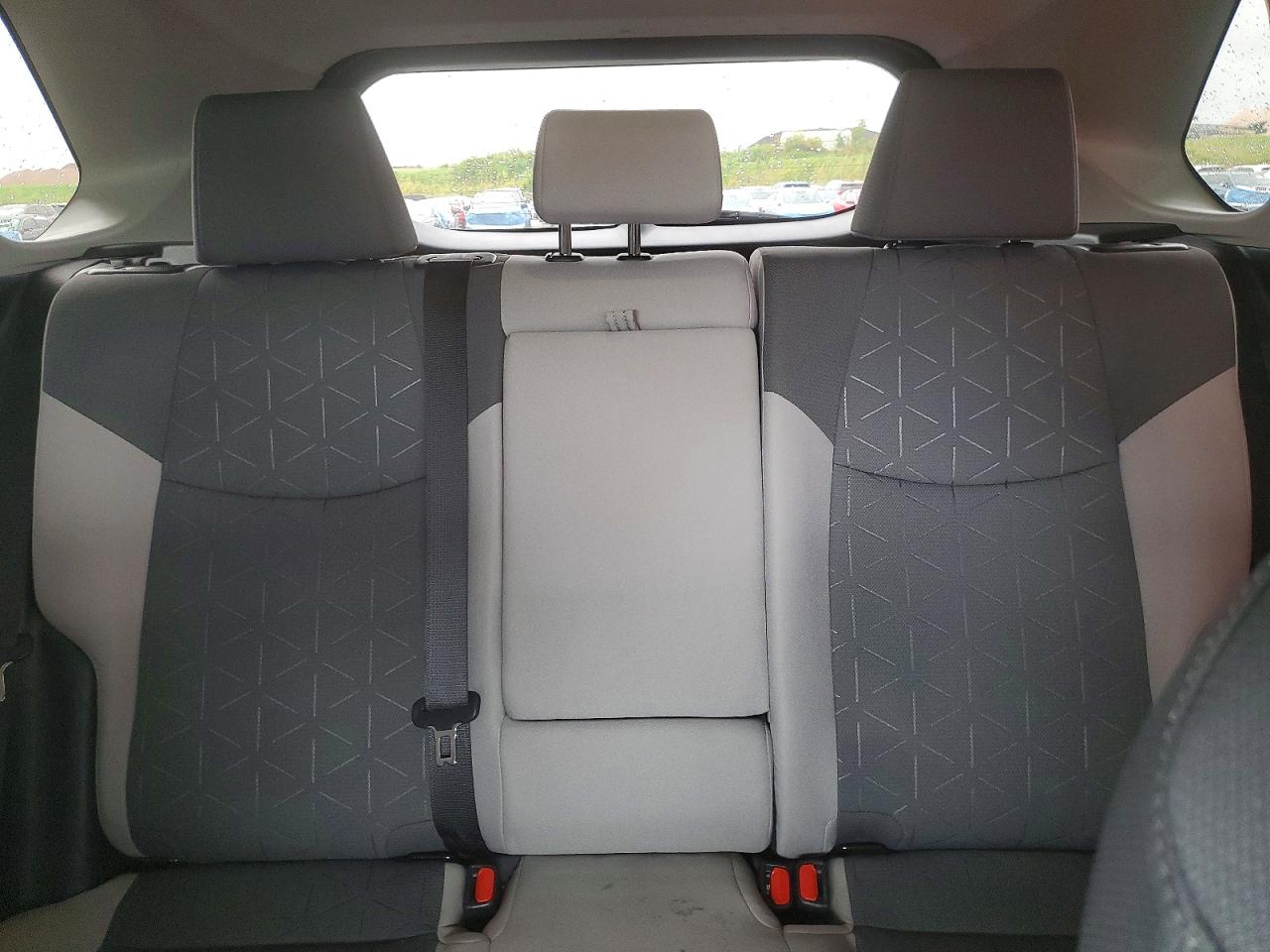 2024 TOYOTA RAV4 XLE photo 28