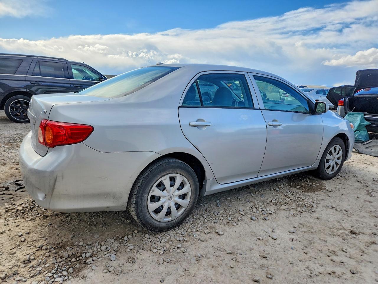 2010 TOYOTA COROLLA LE photo 5