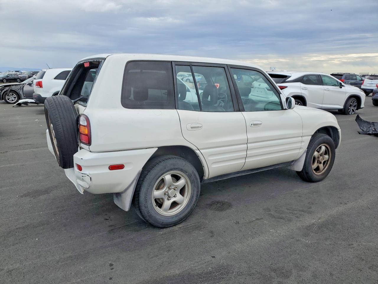 2000 TOYOTA RAV4 BASE photo 5