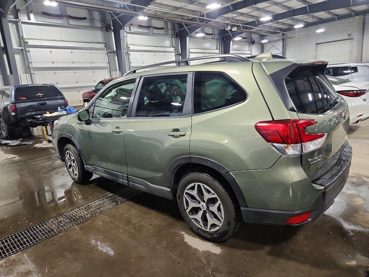 2020 SUBARU FORESTER PREMIUM photo 4