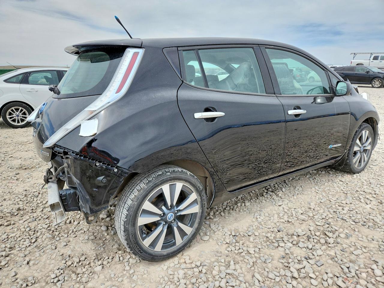2013 NISSAN LEAF S photo 7