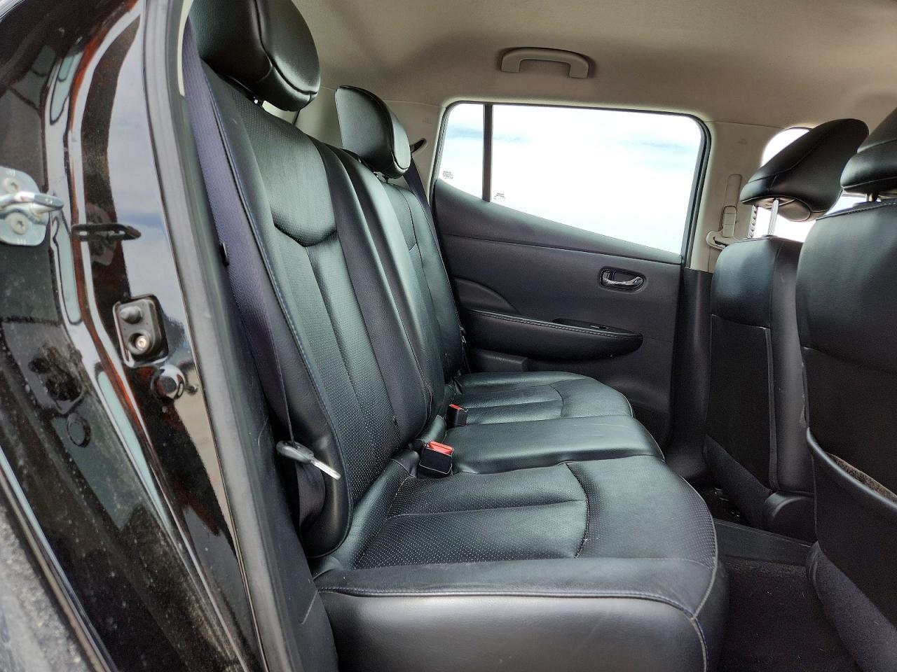 2013 NISSAN LEAF S photo 31