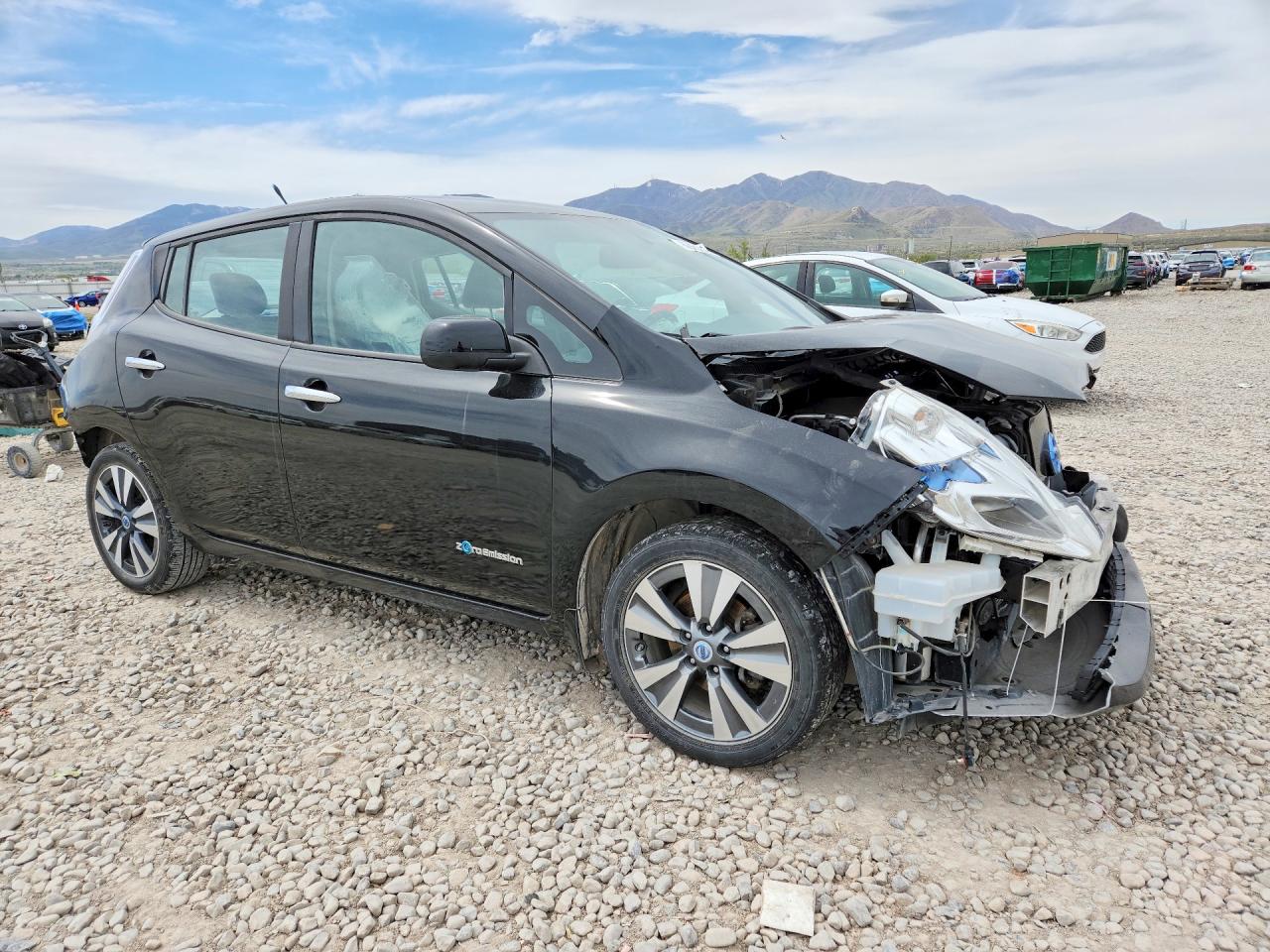 2013 NISSAN LEAF S photo 10