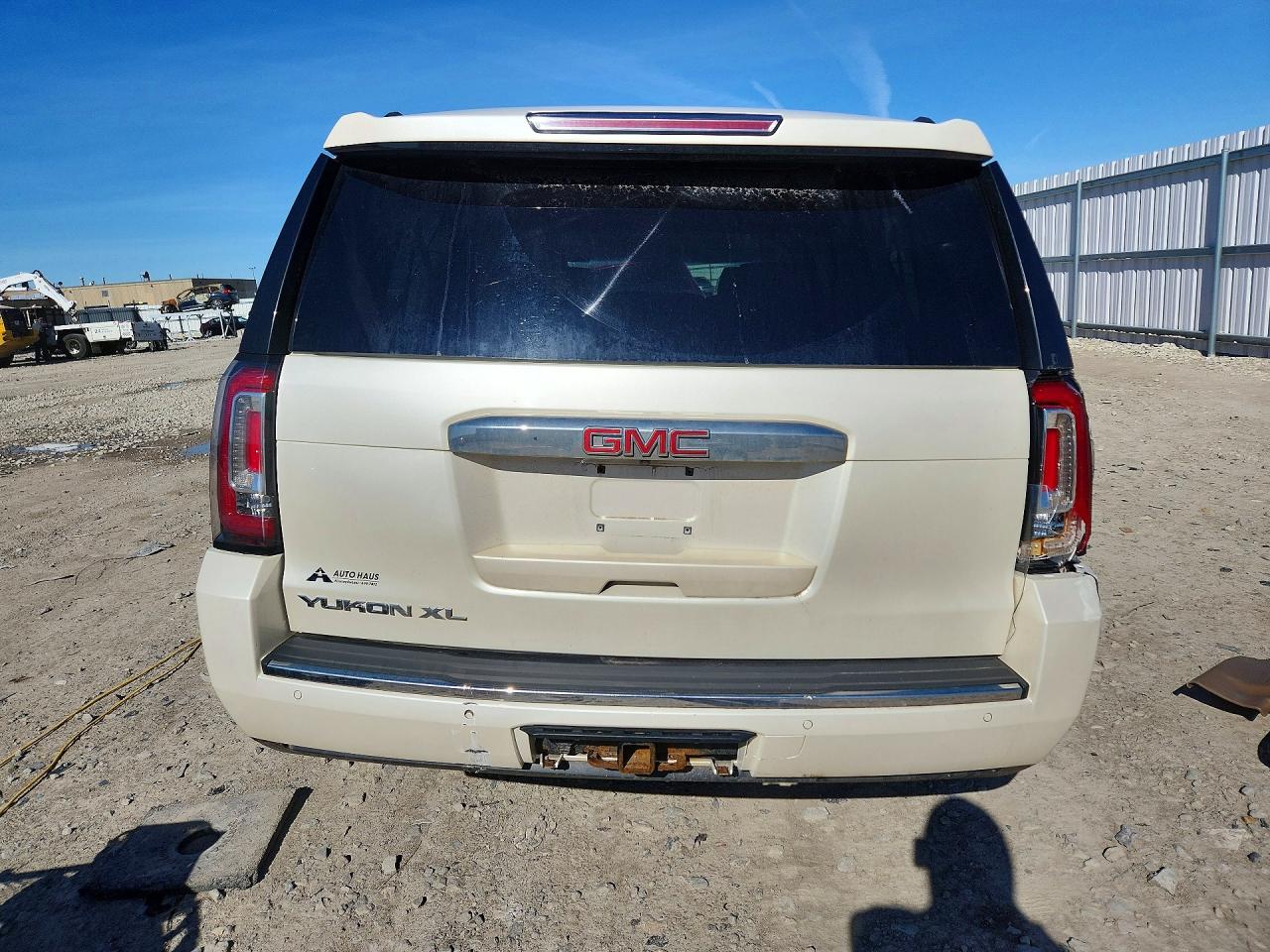 2015 GMC YUKON XL DENALI photo 16
