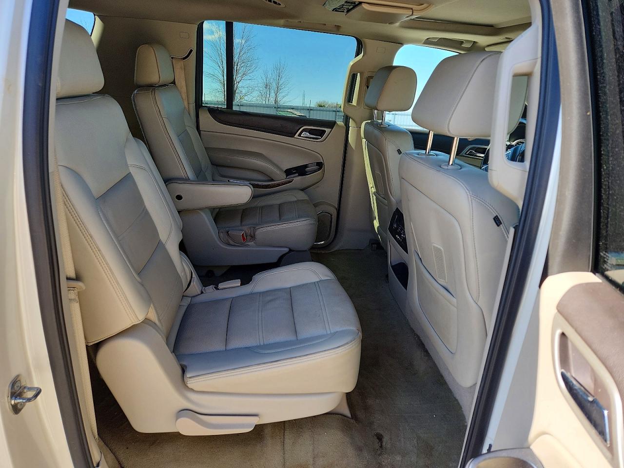 2015 GMC YUKON XL DENALI photo 31