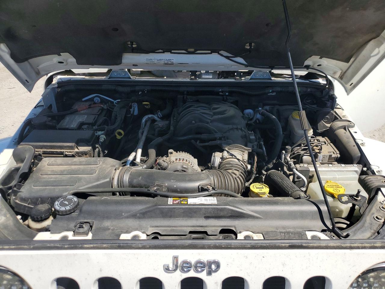 2015 JEEP WRANGLER UNLIMITED SAHARA photo 21