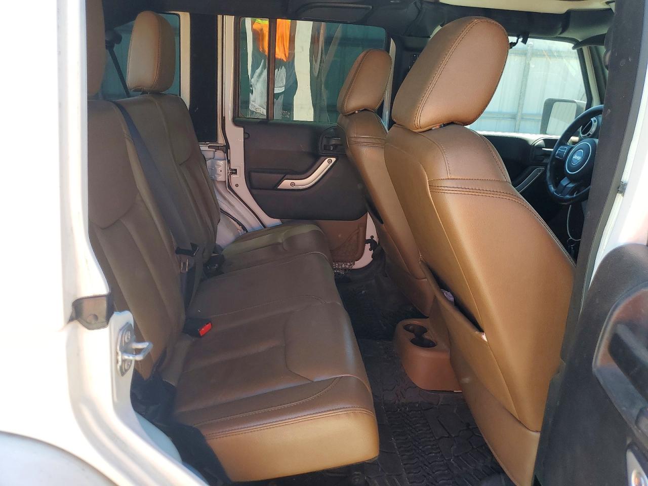 2015 JEEP WRANGLER UNLIMITED SAHARA photo 19