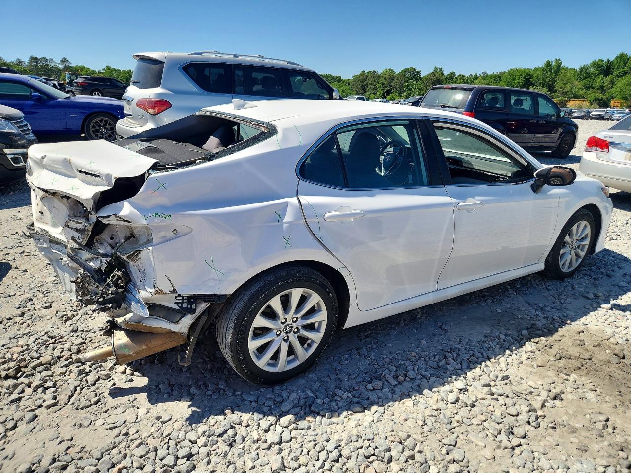 2020 TOYOTA CAMRY LE photo 7