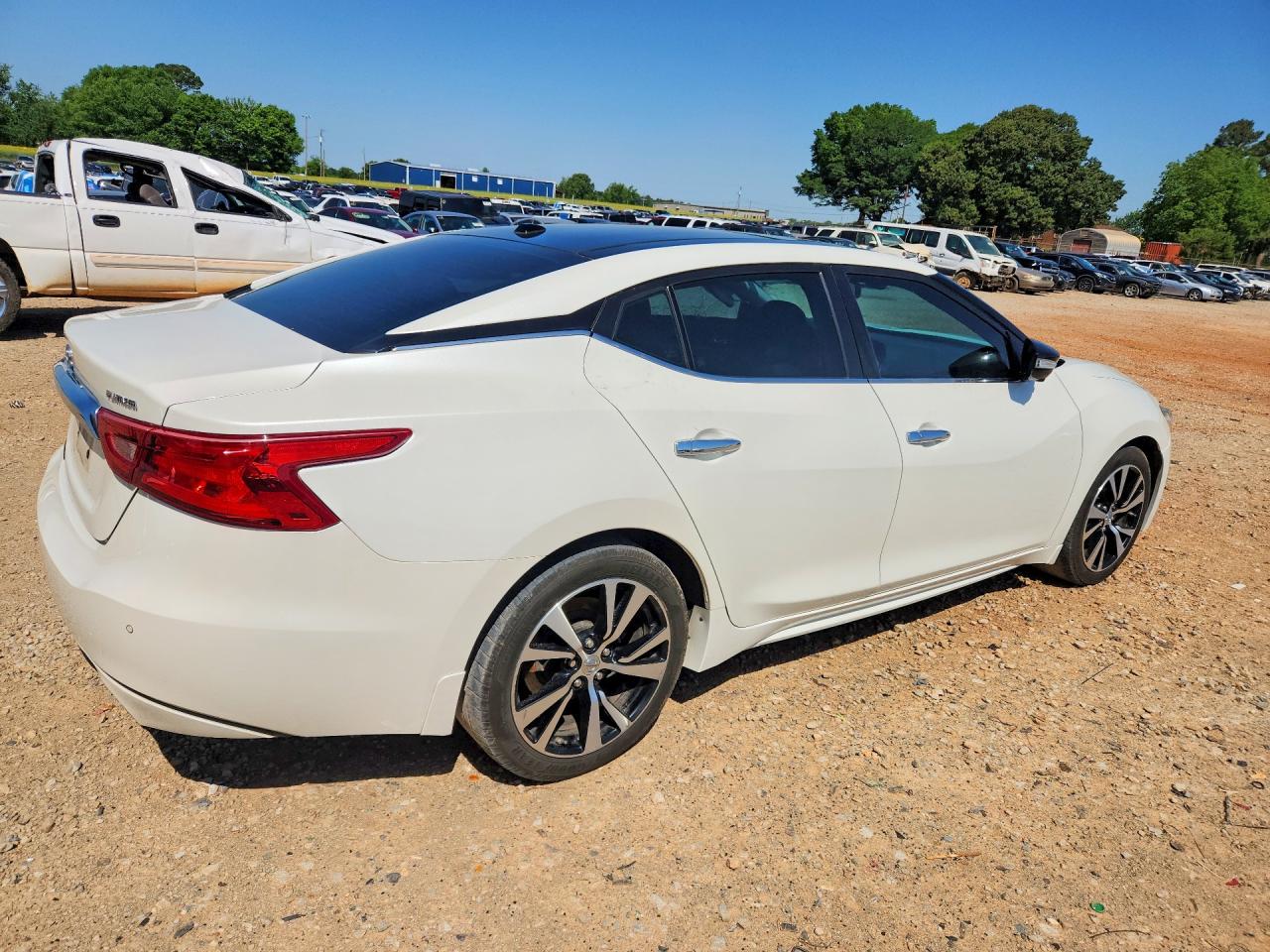 2017 NISSAN MAXIMA PLATINUM photo 5