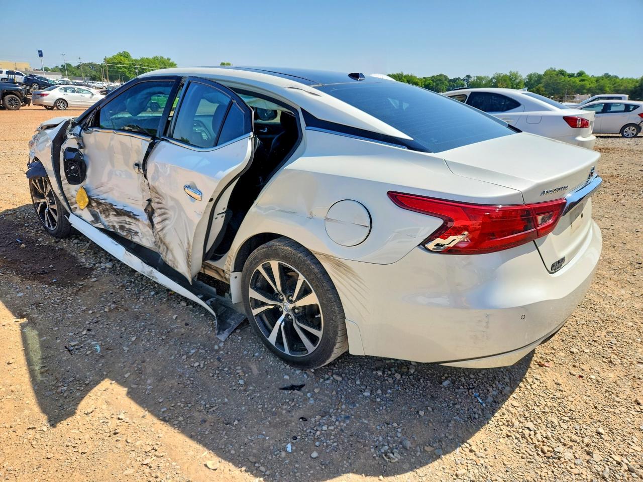2017 NISSAN MAXIMA PLATINUM photo 3