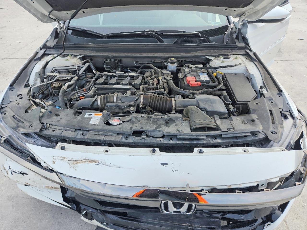 2018 HONDA ACCORD SPORT photo 31