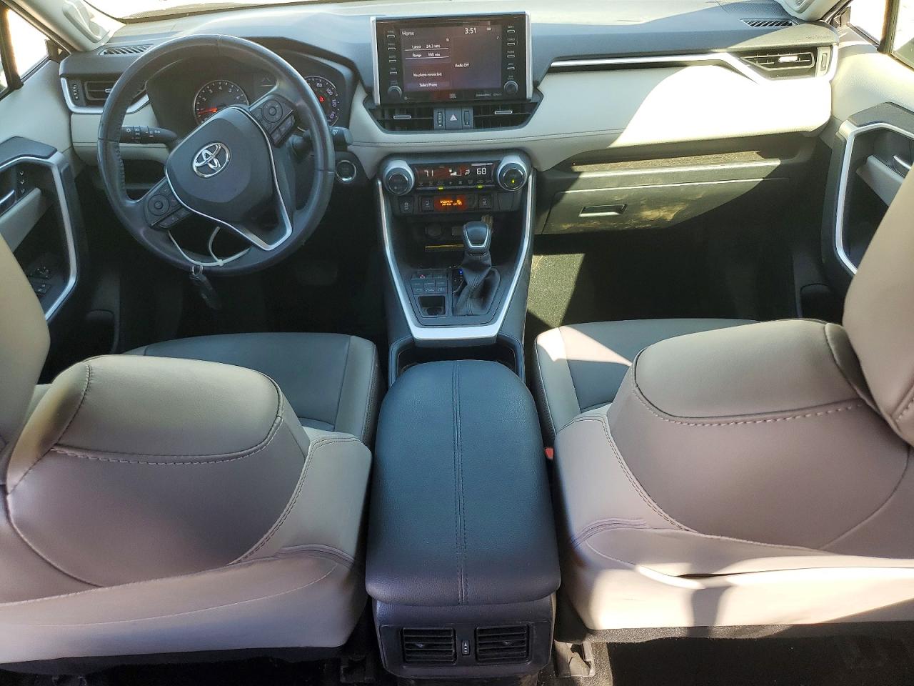 2019 TOYOTA RAV4 photo 15