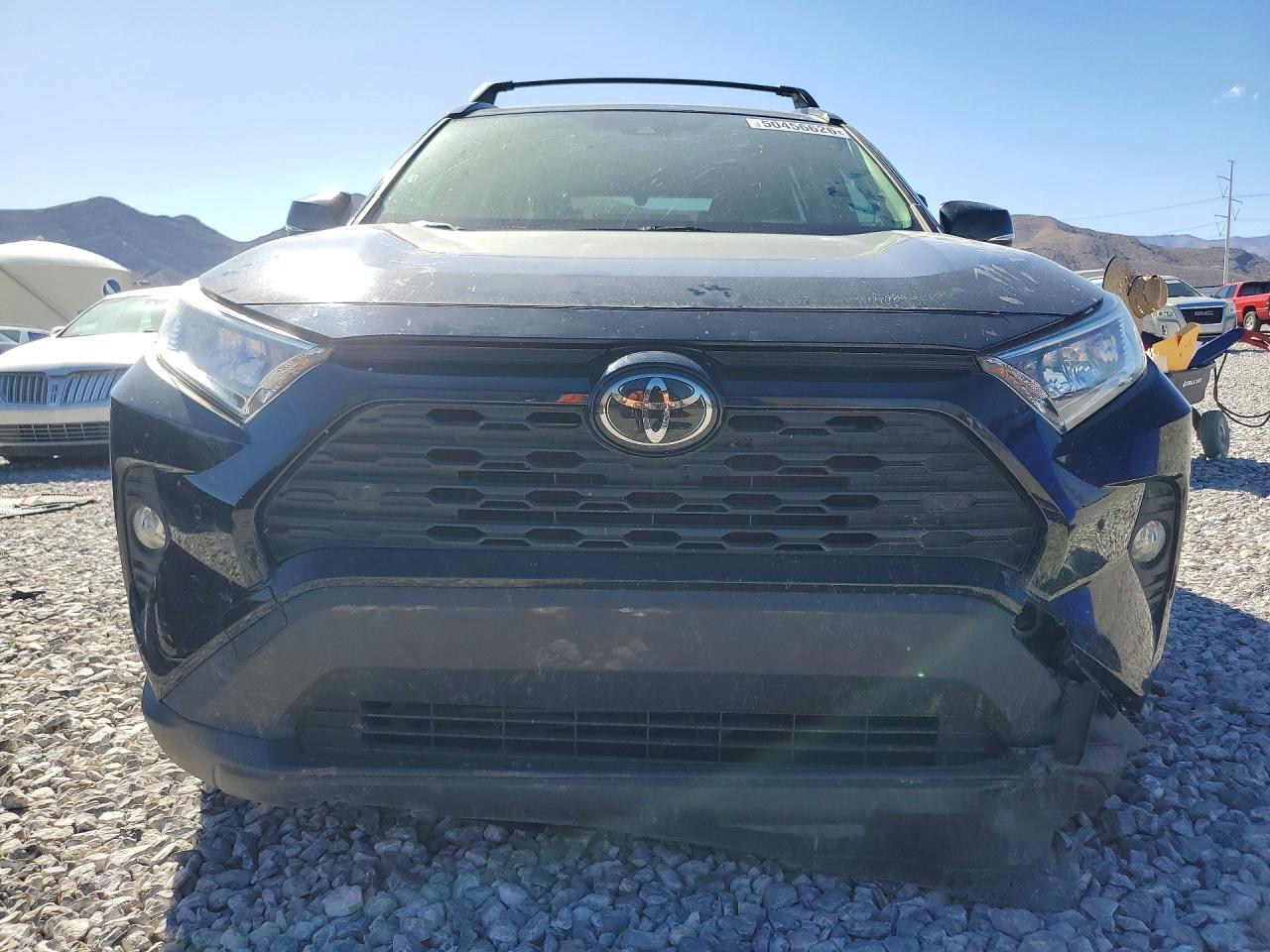 2019 TOYOTA RAV4 photo 9