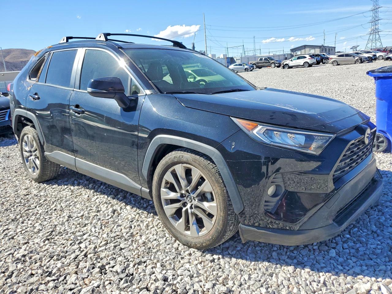 2019 TOYOTA RAV4 photo 7