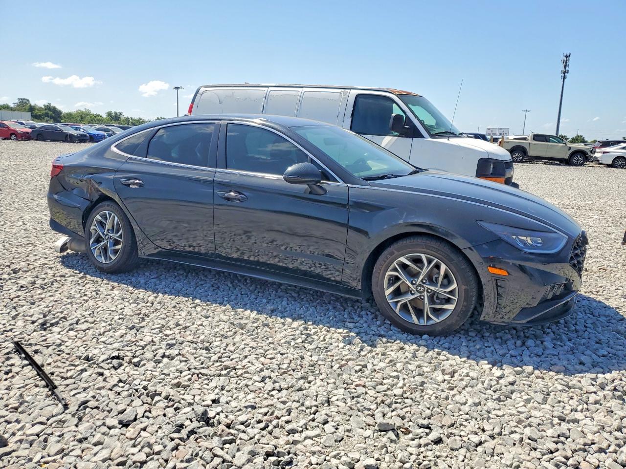 2020 HYUNDAI SONATA SEL photo 4