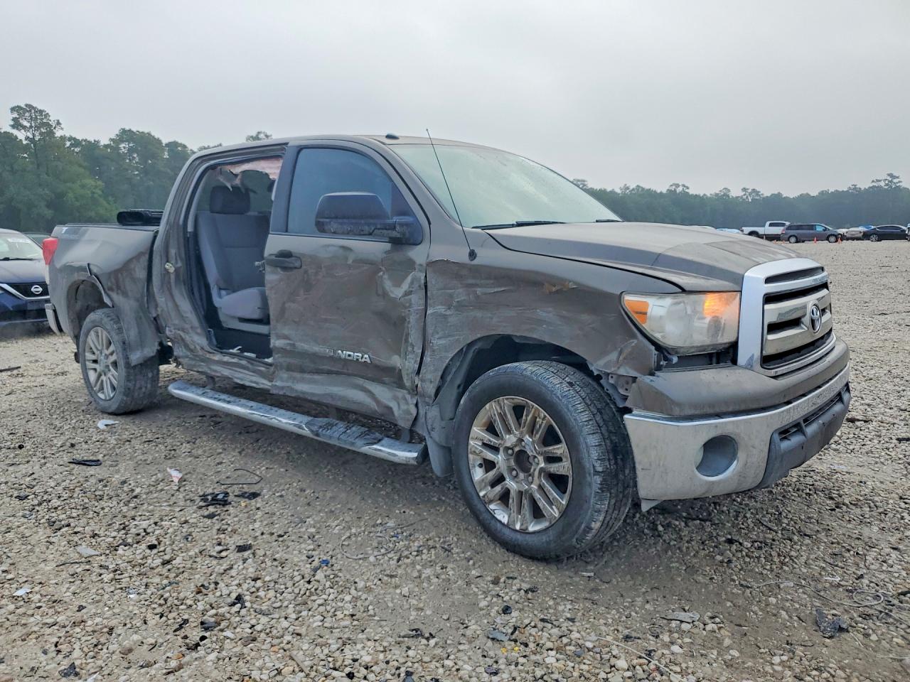 2013 TOYOTA TUNDRA CREWMAX SR5 photo 10