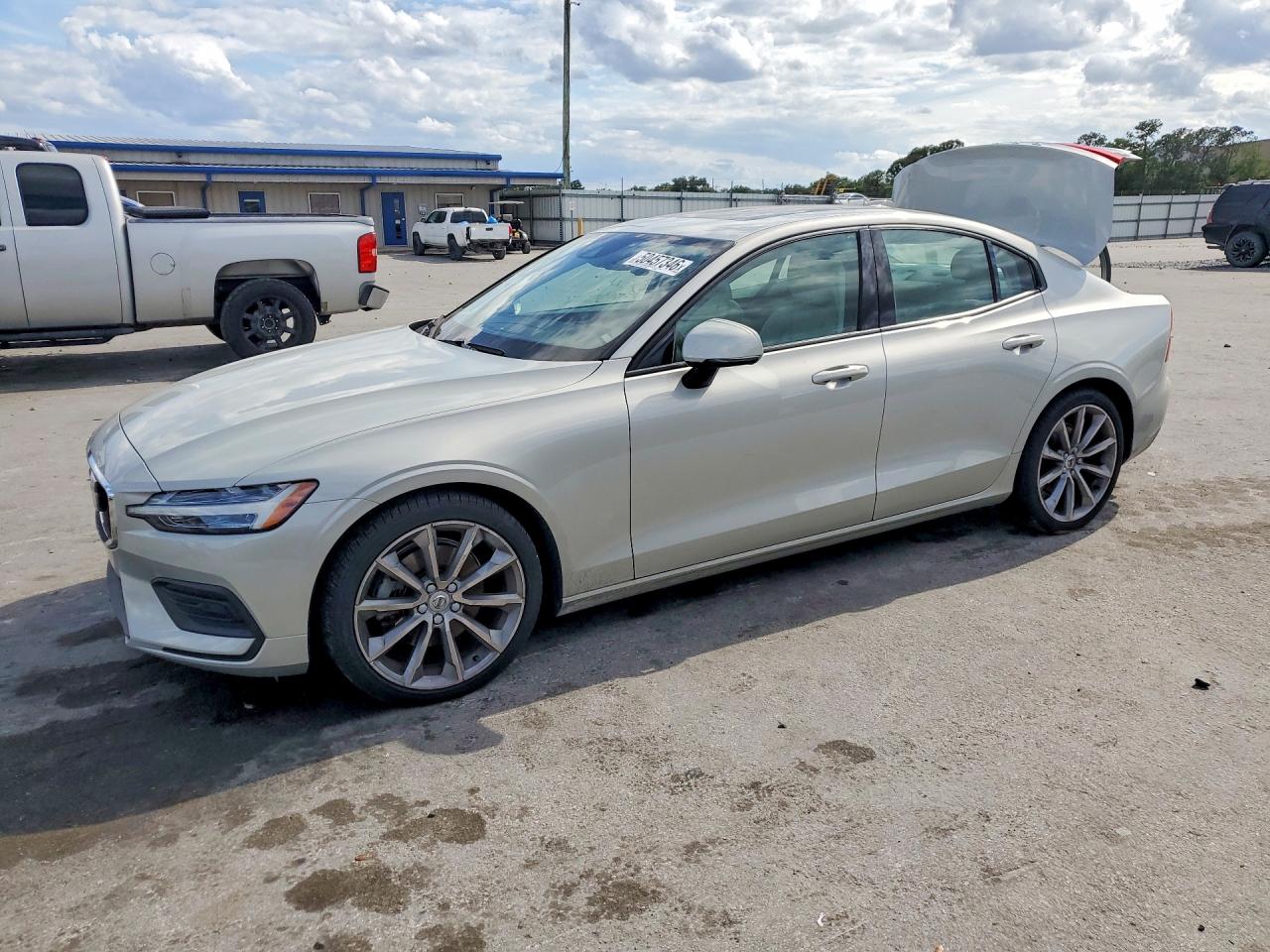 2020 VOLVO S60