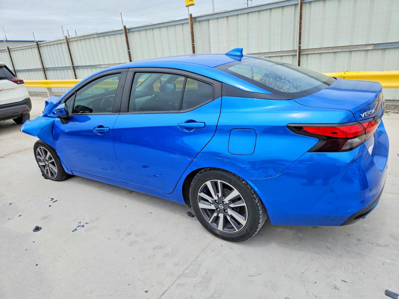 2020 NISSAN VERSA SV photo 2