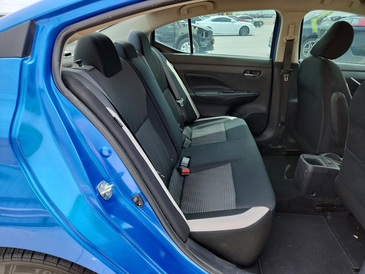 2020 NISSAN VERSA SV photo 10