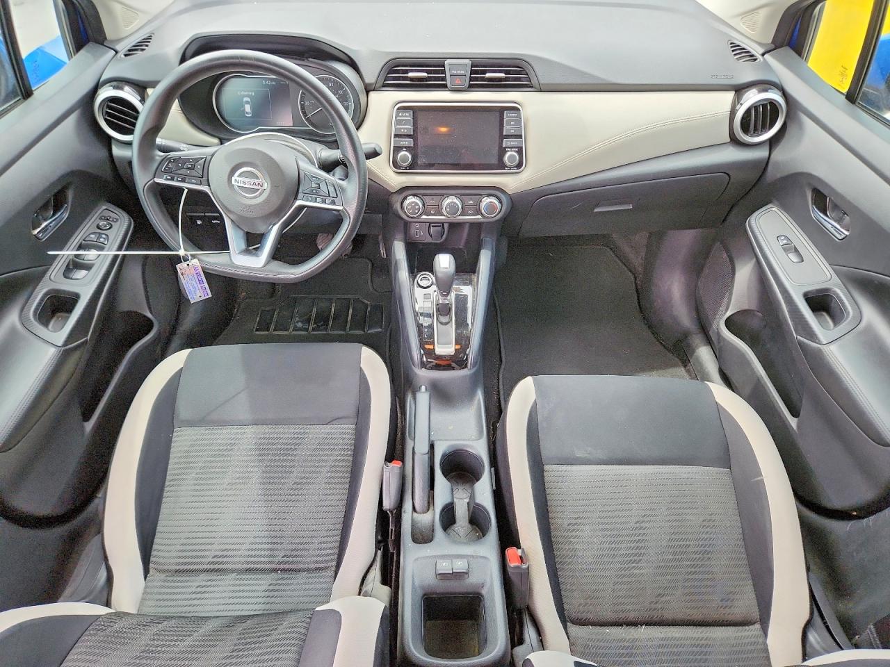 2020 NISSAN VERSA SV photo 8