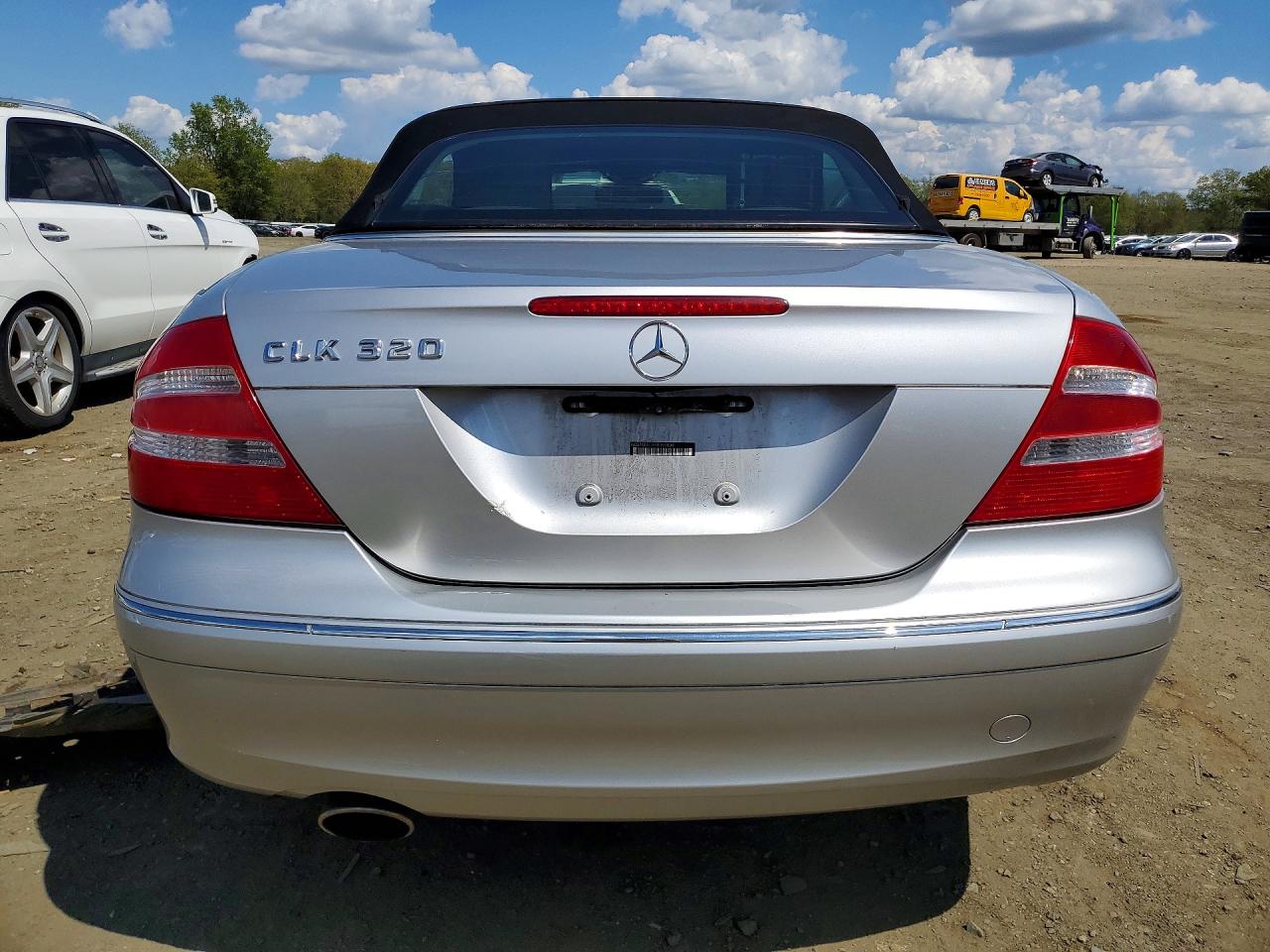 2005 MERCEDES-BENZ CLK 320 photo 11