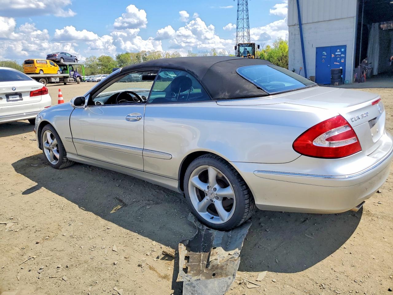 2005 MERCEDES-BENZ CLK 320 photo 3