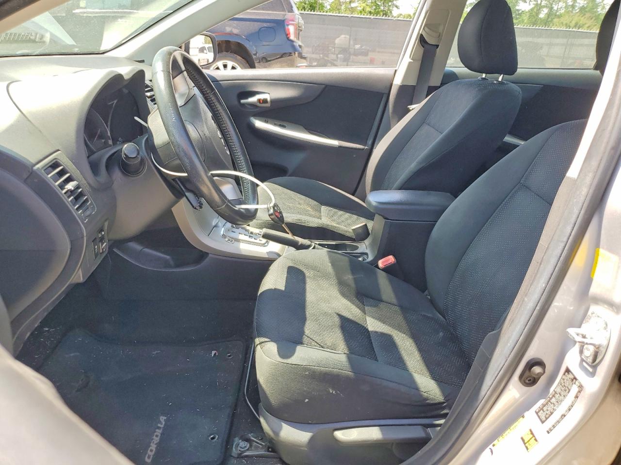 2010 TOYOTA COROLLA S photo 13