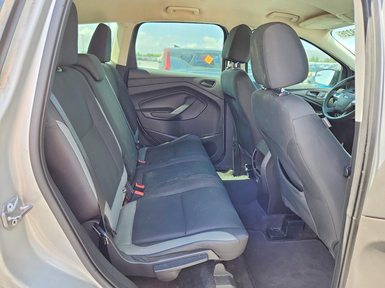 2016 FORD ESCAPE photo 31
