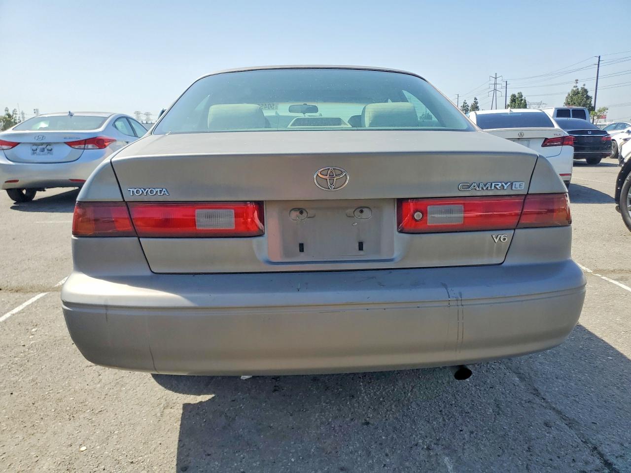 1997 TOYOTA CAMRY LE V6 photo 11