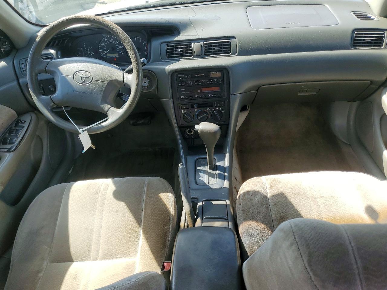 1997 TOYOTA CAMRY LE V6 photo 15