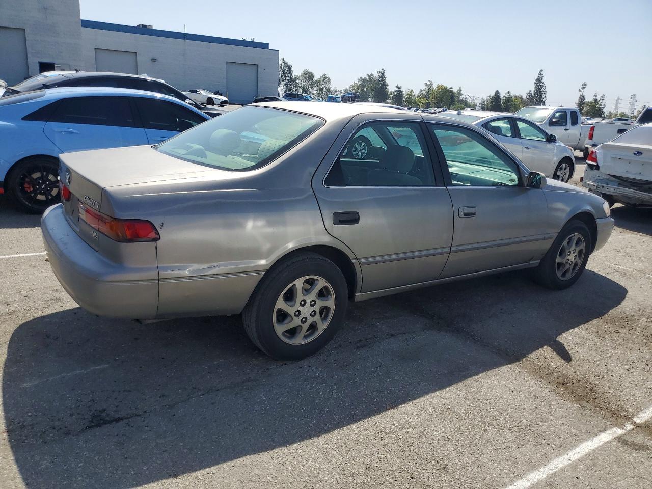 1997 TOYOTA CAMRY LE V6 photo 5