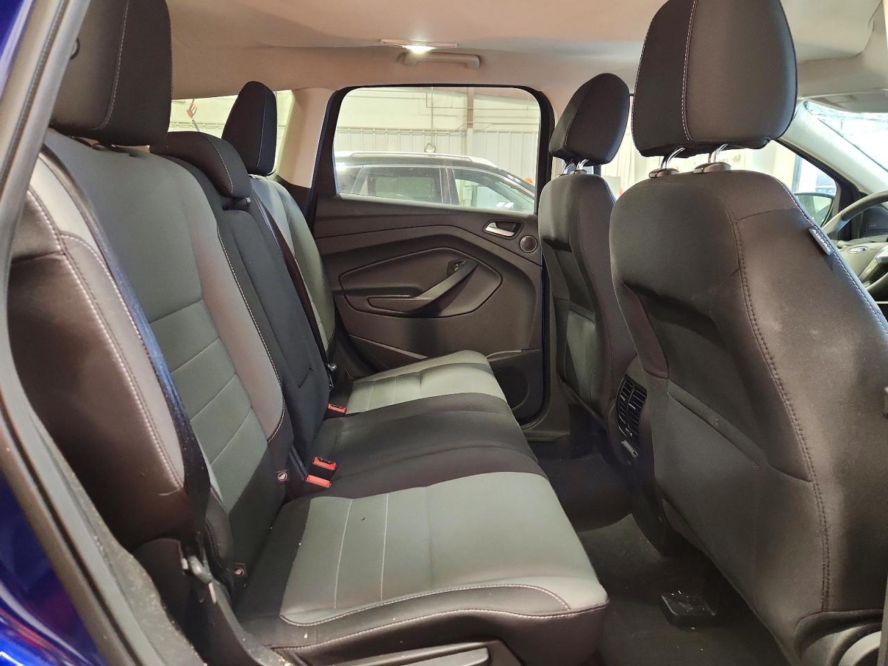 2016 FORD ESCAPE SE photo 31