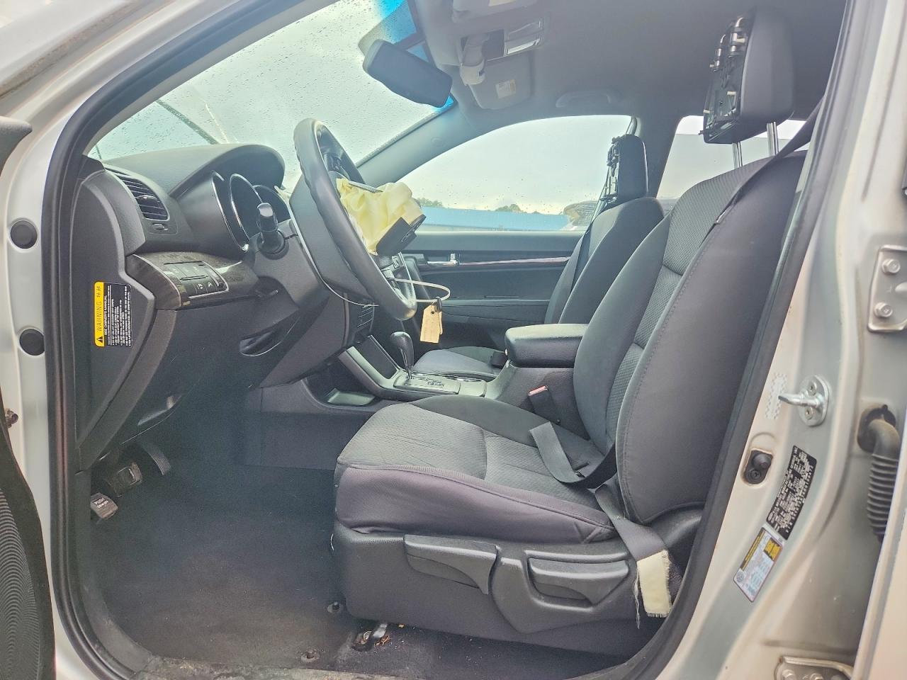 2011 KIA SORENTO LX photo 13