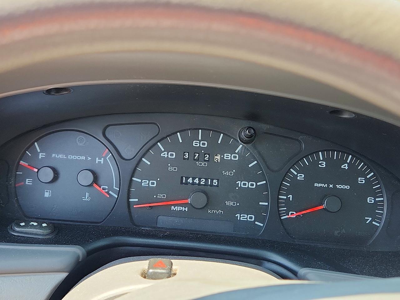 2003 FORD TAURUS photo 9