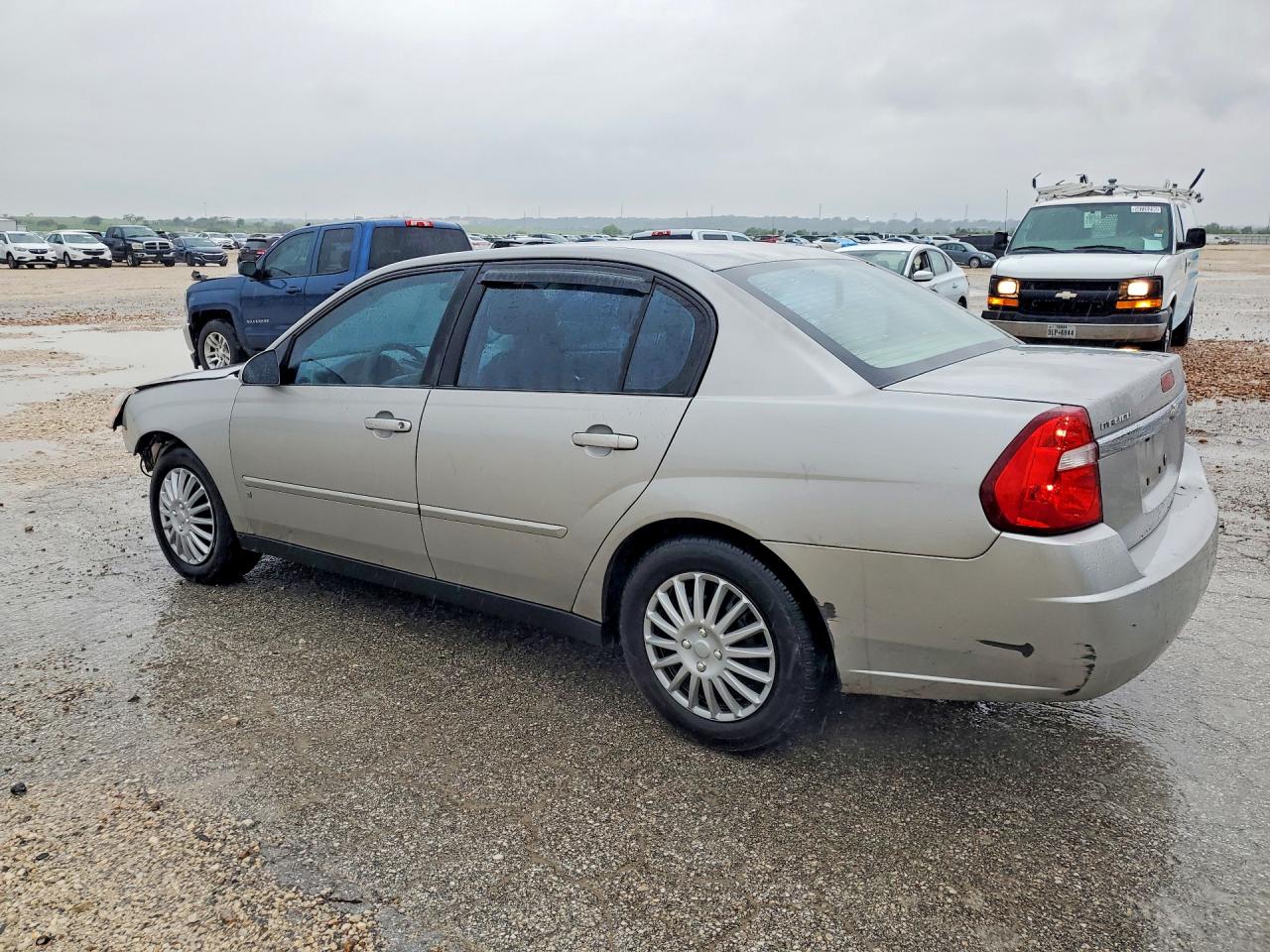 2008 CHEVROLET MALIBU LS photo 2